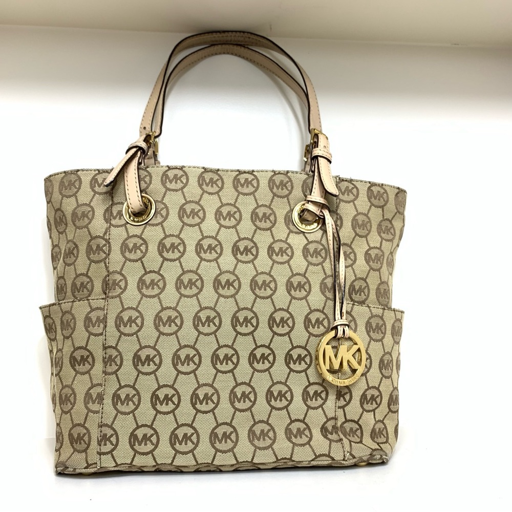 Michael Kors Jet Set EW Signature Tote Monogram Jacquard